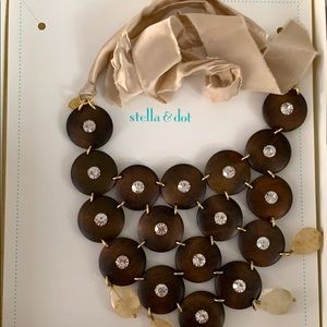 Stella and dot vintage necklace
